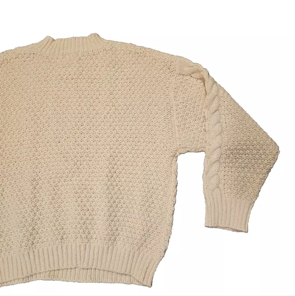 Umgee USA Boutique Cable Knit Long Sleeve Cozy Sweater Cream Size M Crewneck - Picture 6 of 11